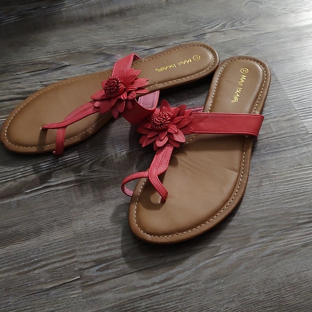 Maui  Island salmon color sandals  Sz 11